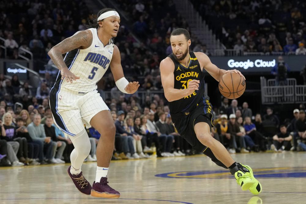 她作为一名 她作为一名