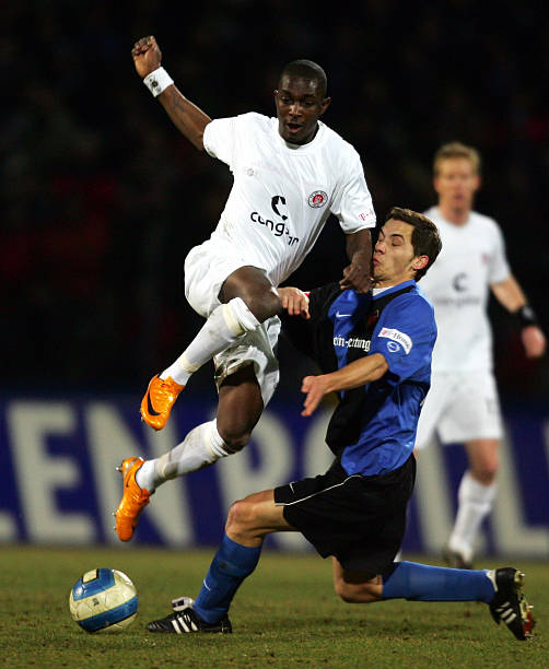 成千上万的 成千上万的